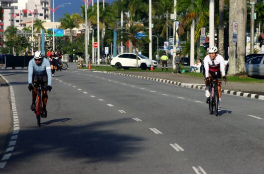 avenida-da-praia-de-caraguatatuba-recebe-nova-edicao-da-rua-foto-luis-gava-2-530x350-1
