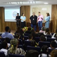 premio-excelencia-educacional-1-scaled-e1757532519509-825x305
