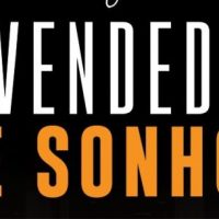 o-vendedor-de-sonhos_cartaz-e1762971349903-825x305