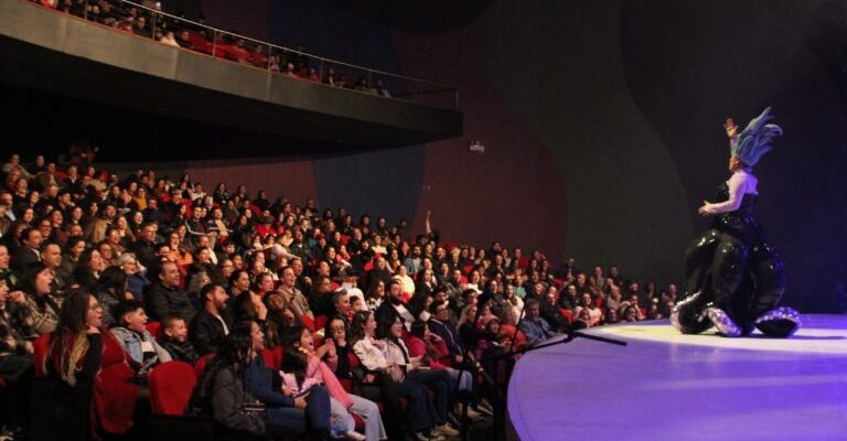 banda-sinfonica-jovem-de-jacarei-e-coro-9-768x472